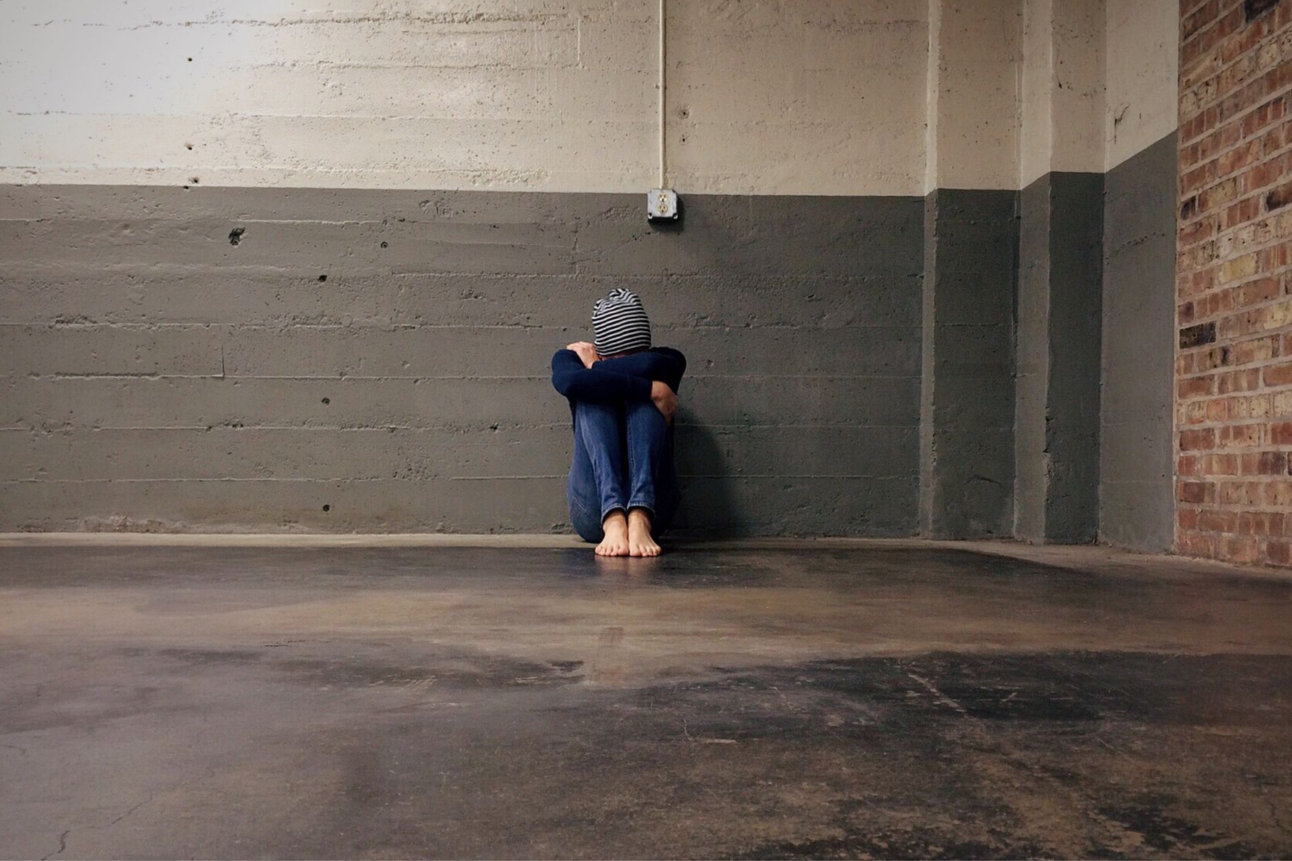 Abuso Emotivo Infantile: Riconoscere le Cicatrici Invisibili
