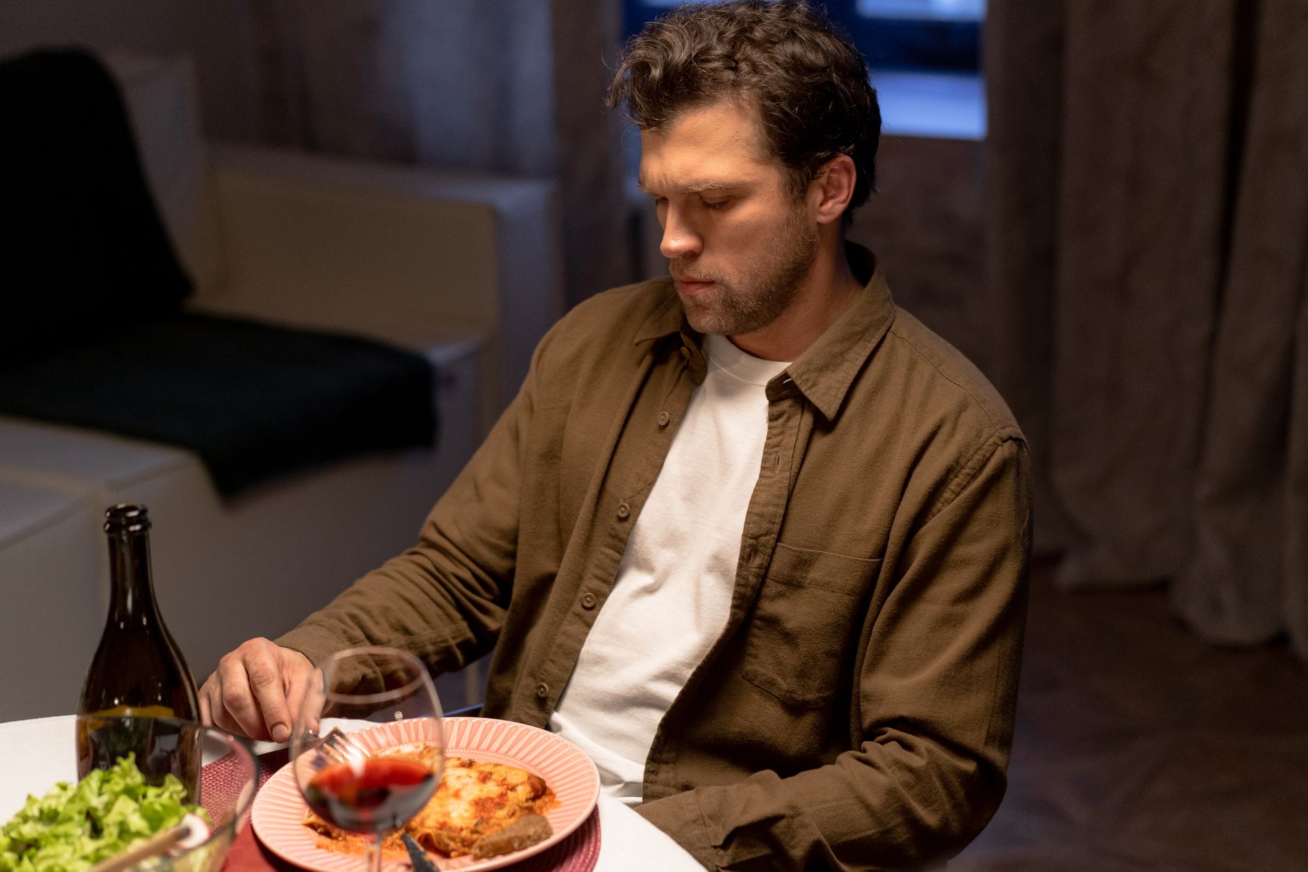 Emotional Eating: Mangiare le Emozioni Senza Sentirle