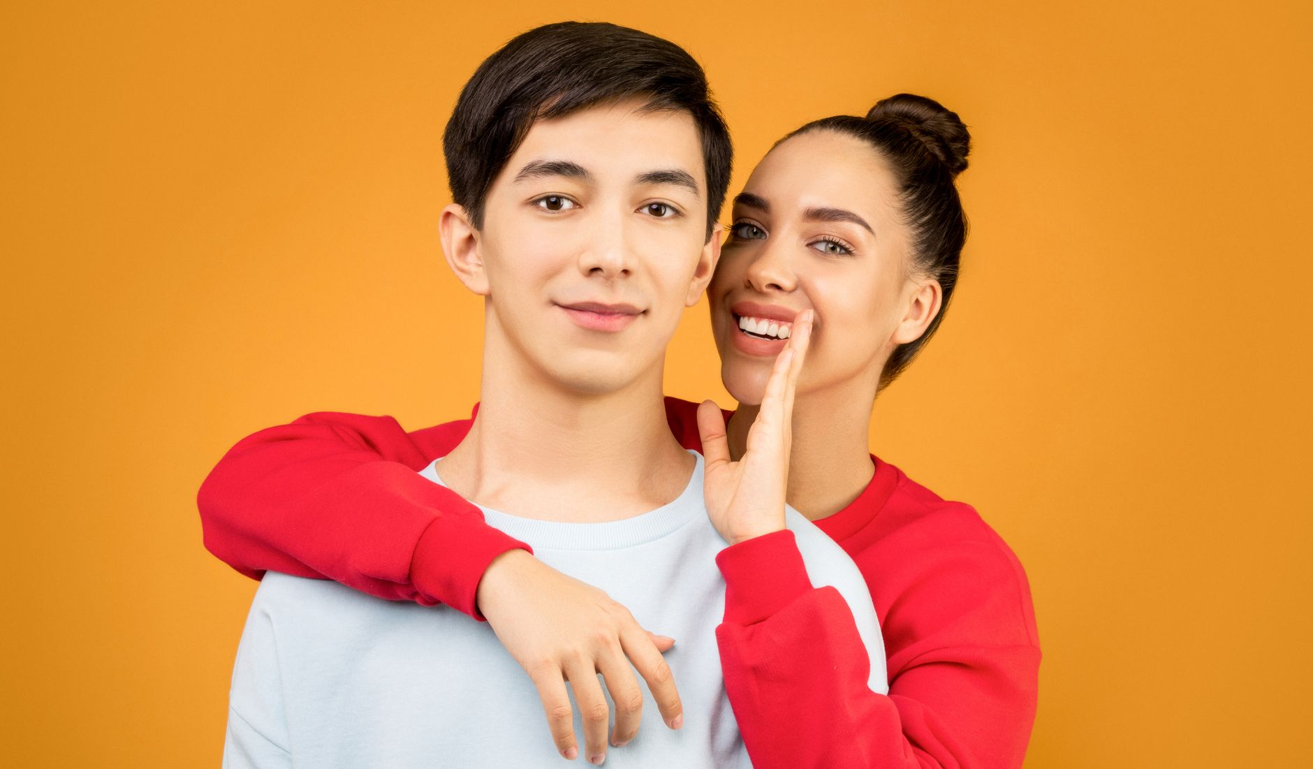 Suggestione Indiretta: Come Ti Convincono Senza Accorgertene